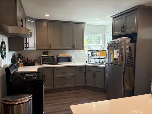 $1,300 | 12917 Gladstone Avenue, Sylmar, CA 91342