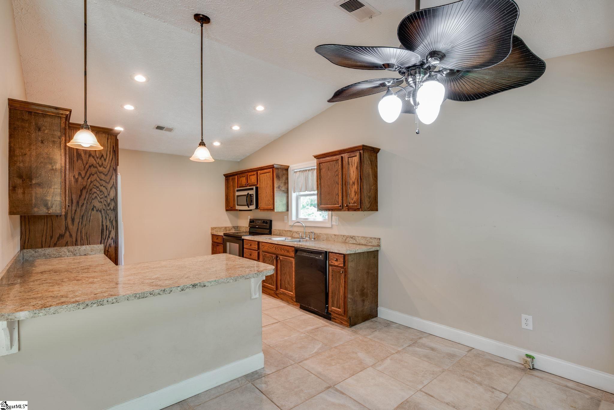 7 Clearfield Road Greenville, SC 29607 - Photo 9 of 34 Gallery Image 9