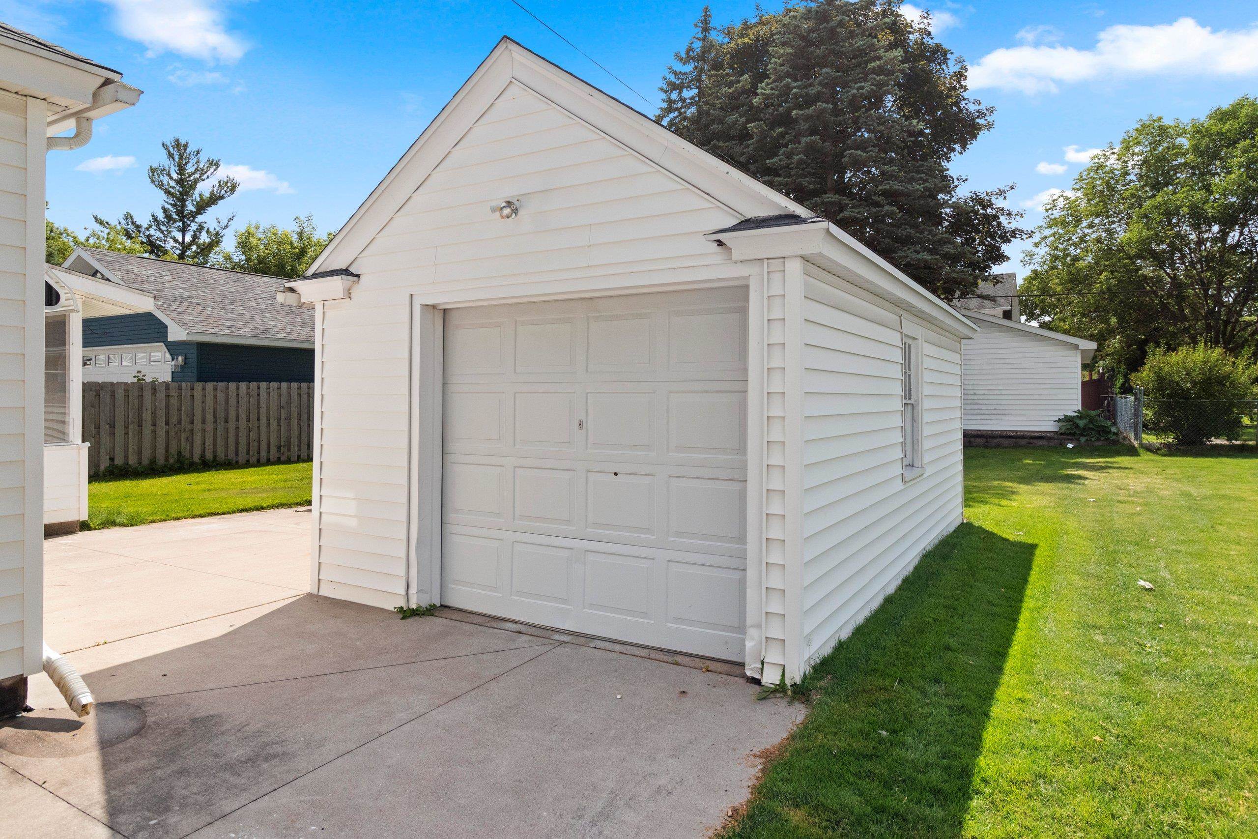 1727 North Clark Street Appleton, WI 54911 - Photo 6 of 42