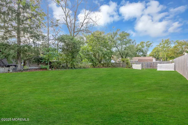 $475,000 | 14 Mapletree Road, Toms River, NJ 08753
