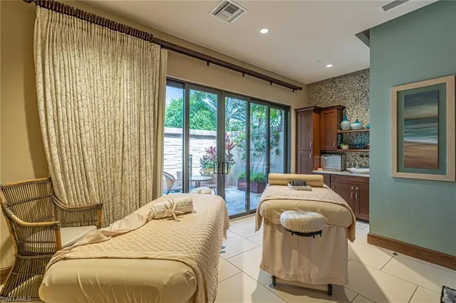 $5,800 | 9419 Benvenuto Court, Unit 204, Naples, FL 34119