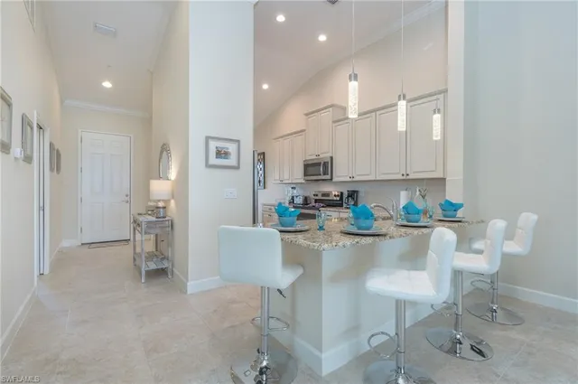 $5,800 | 9419 Benvenuto Court, Unit 204, Naples, FL 34119