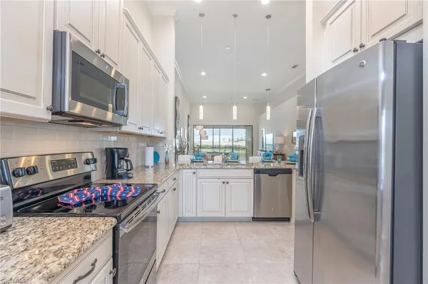 $5,800 | 9419 Benvenuto Court, Unit 204, Naples, FL 34119