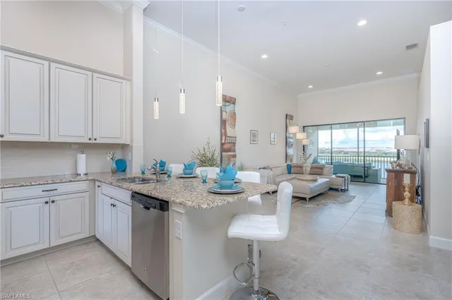 $5,800 | 9419 Benvenuto Court, Unit 204, Naples, FL 34119