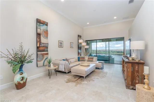 $5,800 | 9419 Benvenuto Court, Unit 204, Naples, FL 34119