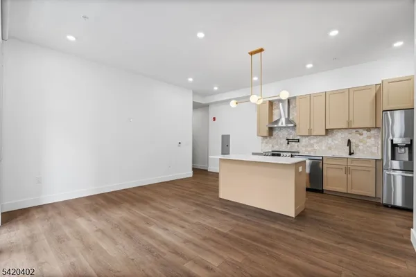 $650,000 | 21 Lincoln Park, Unit 203, Newark, NJ 07102