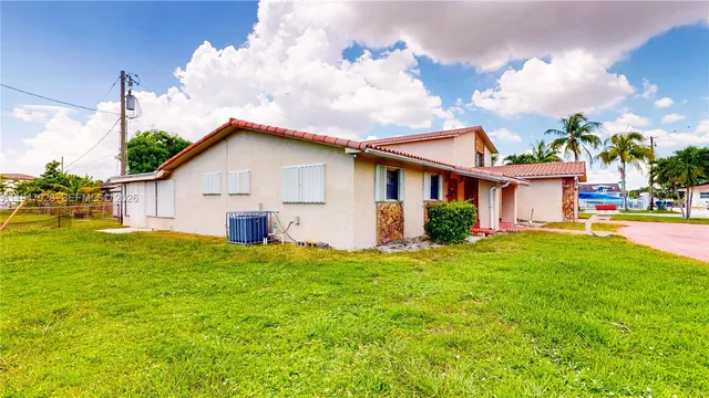 $899,900 | 2420 Northwest 132nd Street, Miami, FL 33167