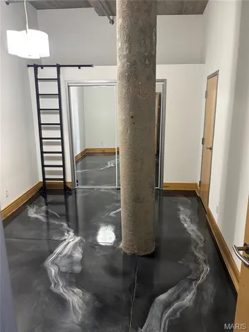 $1,300 | 2201 Locust Street, Unit 304, St. Louis, MO 63103