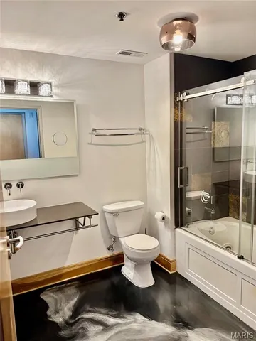 $1,300 | 2201 Locust Street, Unit 304, St. Louis, MO 63103