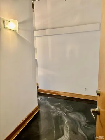 $1,300 | 2201 Locust Street, Unit 304, St. Louis, MO 63103