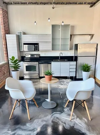 $1,300 | 2201 Locust Street, Unit 304, St. Louis, MO 63103