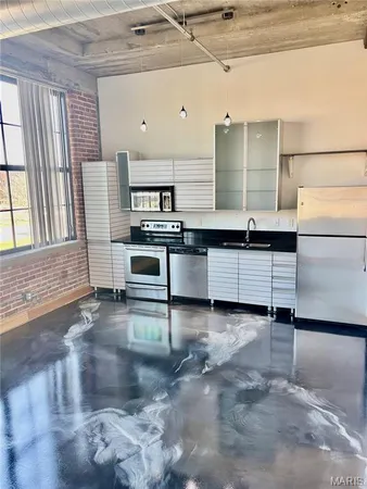 $1,300 | 2201 Locust Street, Unit 304, St. Louis, MO 63103