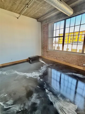 $1,300 | 2201 Locust Street, Unit 304, St. Louis, MO 63103