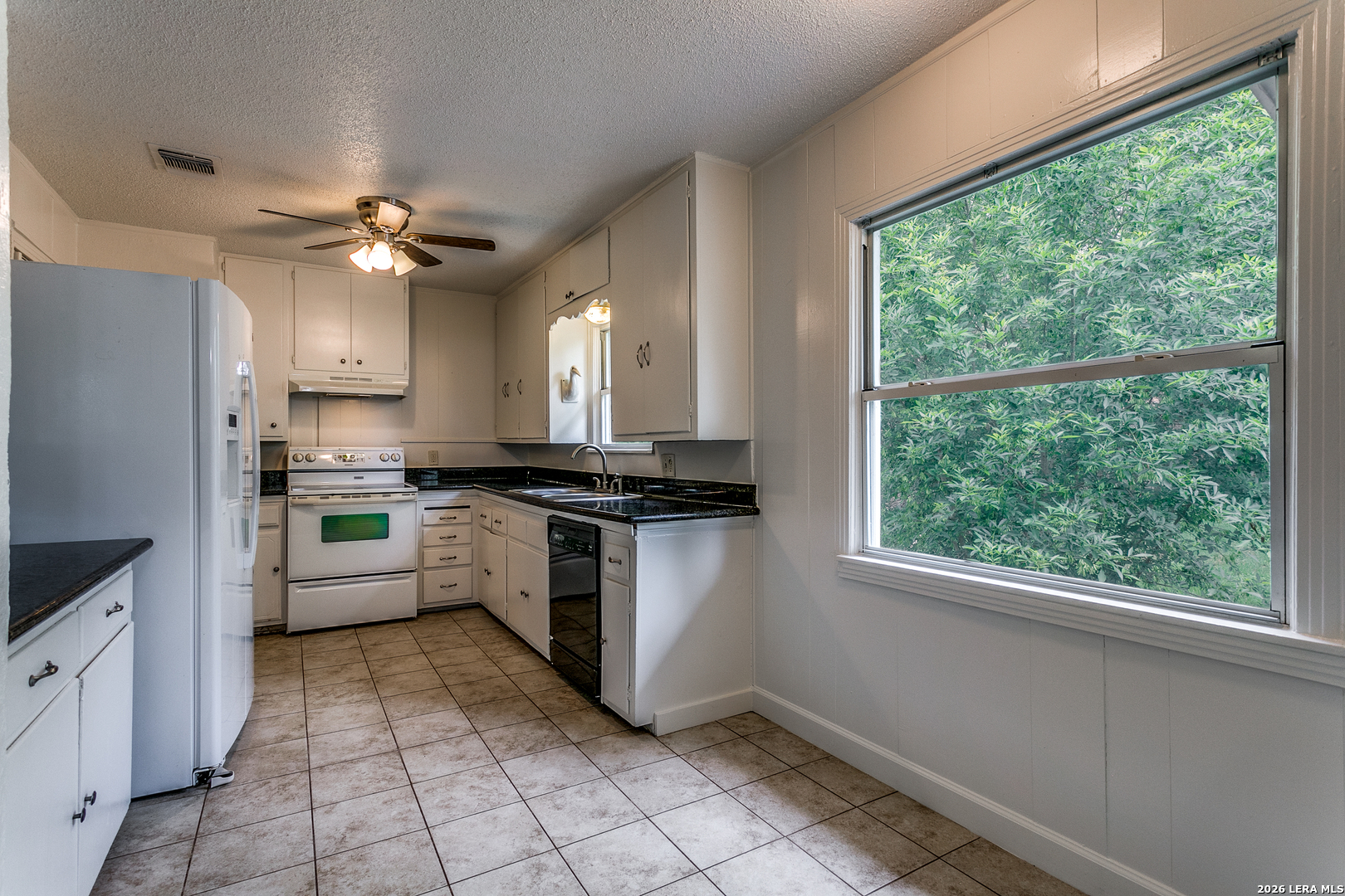 341 Tuttle Road Terrell Hills, TX 78209 - Photo 18 of 26