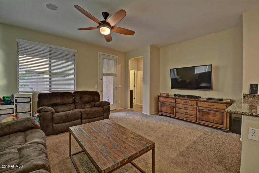 2065 South Martingale Road Gilbert, AZ 85295 - Photo 8 of 28 20160812154918313561000000-o
