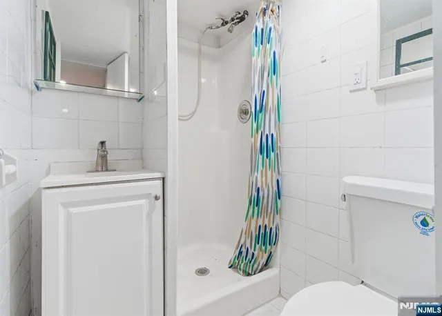 $600,000 | 242 Midland Avenue, Kearny, NJ 07032