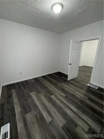$1,500 | 1312 Ontario Avenue, Niagara Falls, NY 14305