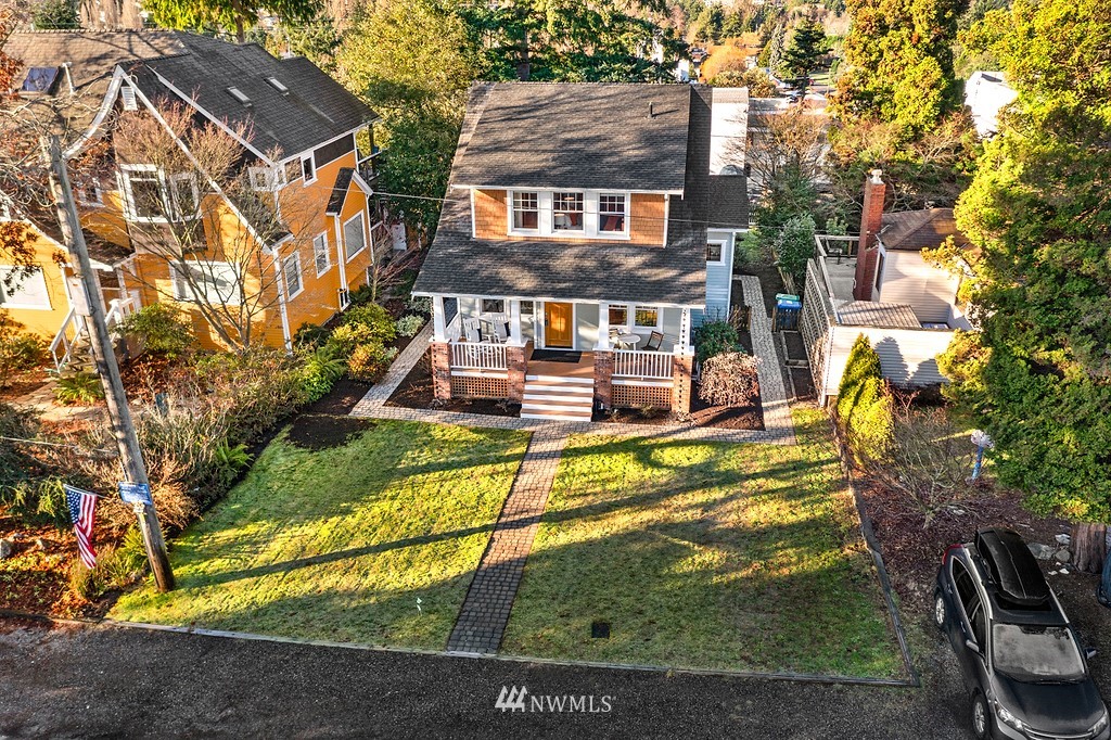 9547 Phinney Avenue North Seattle, WA 98103 - Photo 2 of 33 front view of house with a yard