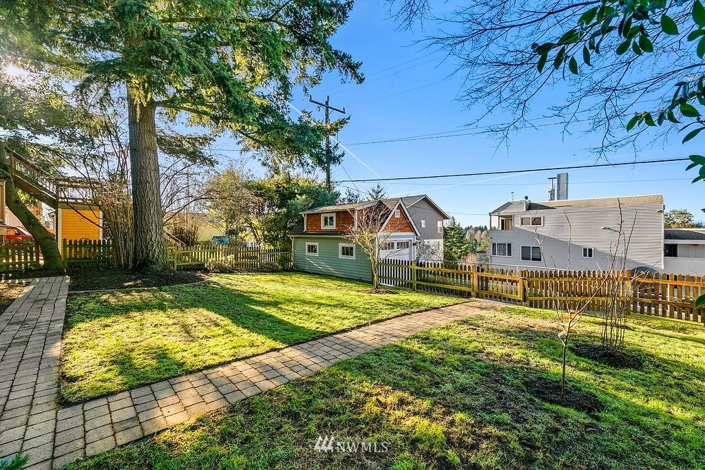 9547 Phinney Avenue North Seattle, WA 98103 - Photo 26 of 33 a view of house with outdoor space