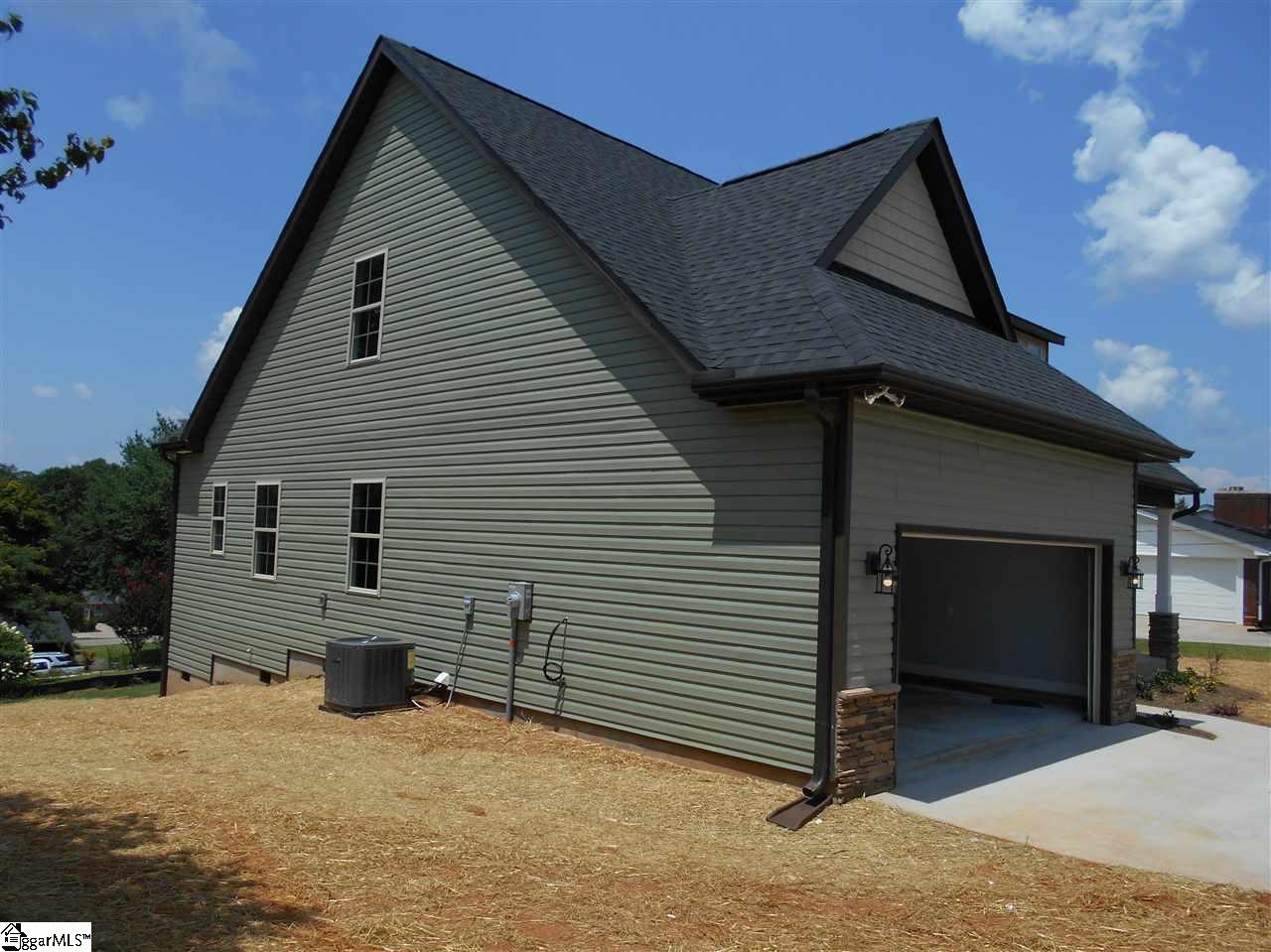 208 1/2 Ridgecrest Drive Easley, SC 29640 - Photo 7 of 12