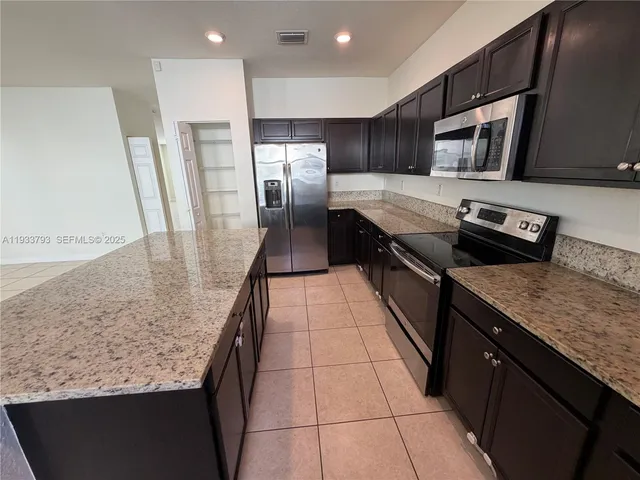 $4,600 | 3501 West 92nd Place, Hialeah, FL 33018