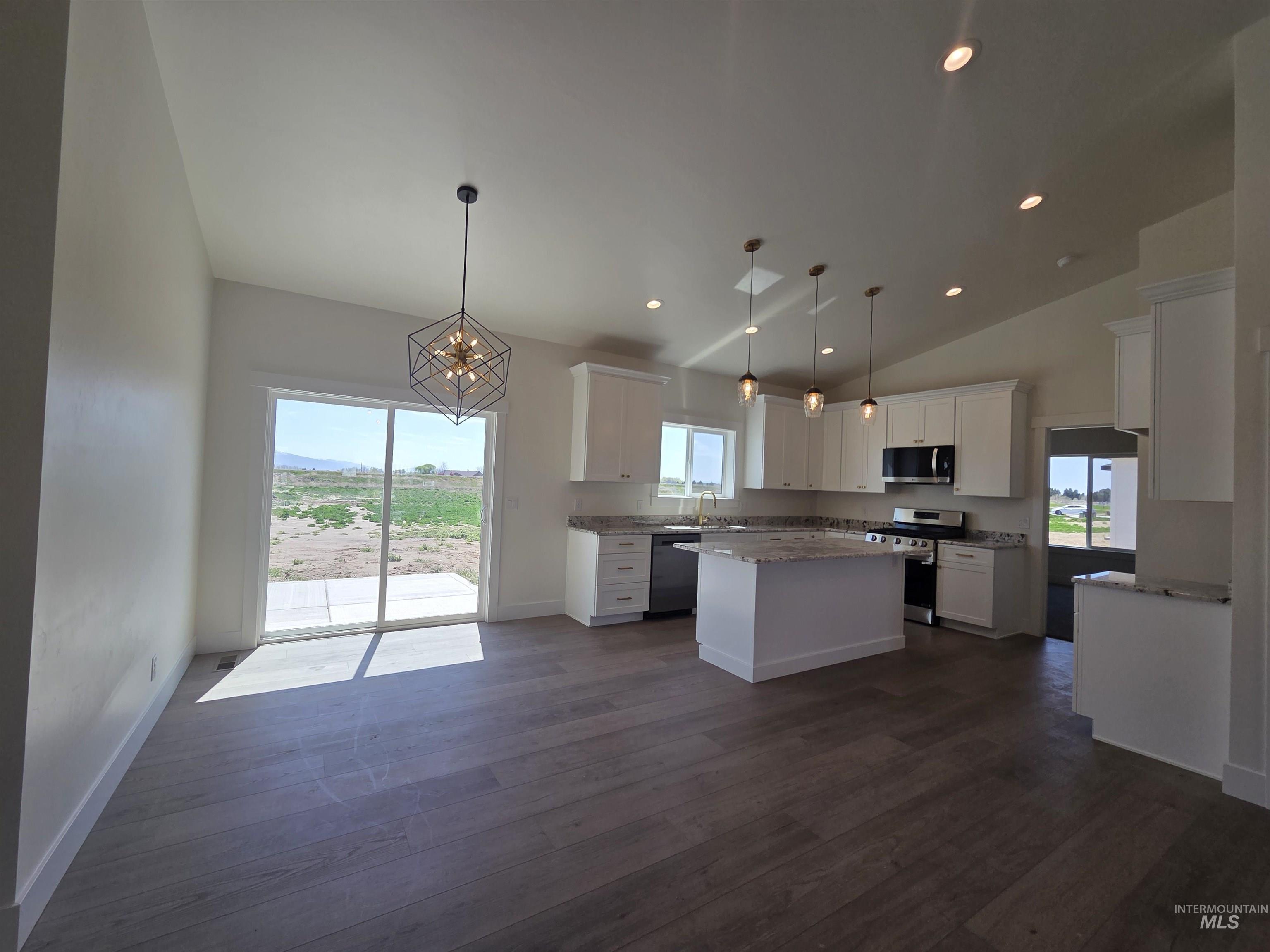 1503 Belle Drive Rupert, ID 83350 - Photo 2 of 16