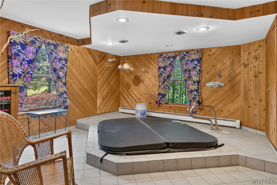 3771 River Road Porter, NY 14174 - Photo 20 of 50 Jacuzzi Suite