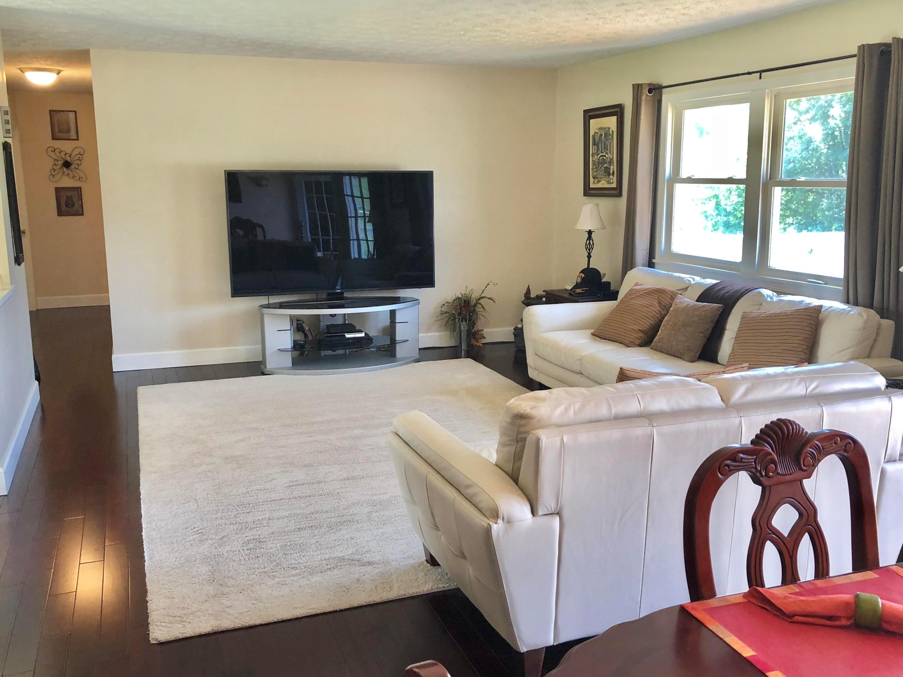 3077 Valley View Road Northeast Lancaster, OH 43130 - Photo 3 of 45 Gallery Image 3