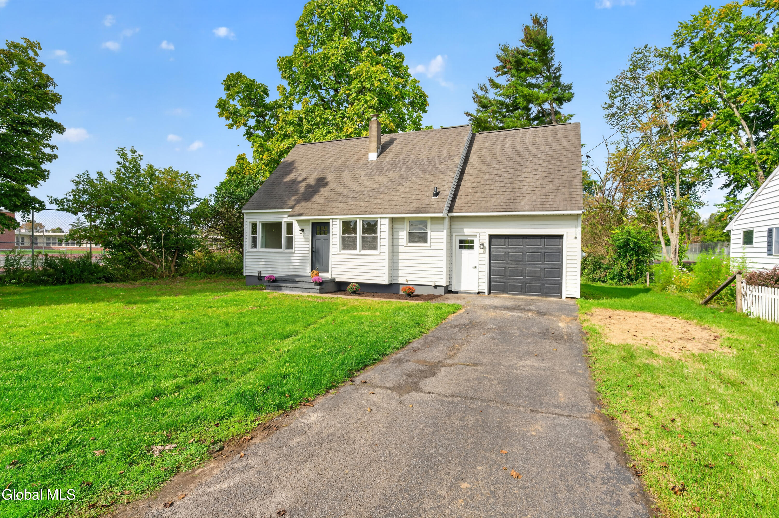 5701 Jerry Road Marcy, NY 13403 - Photo 5 of 25 0 Front 3