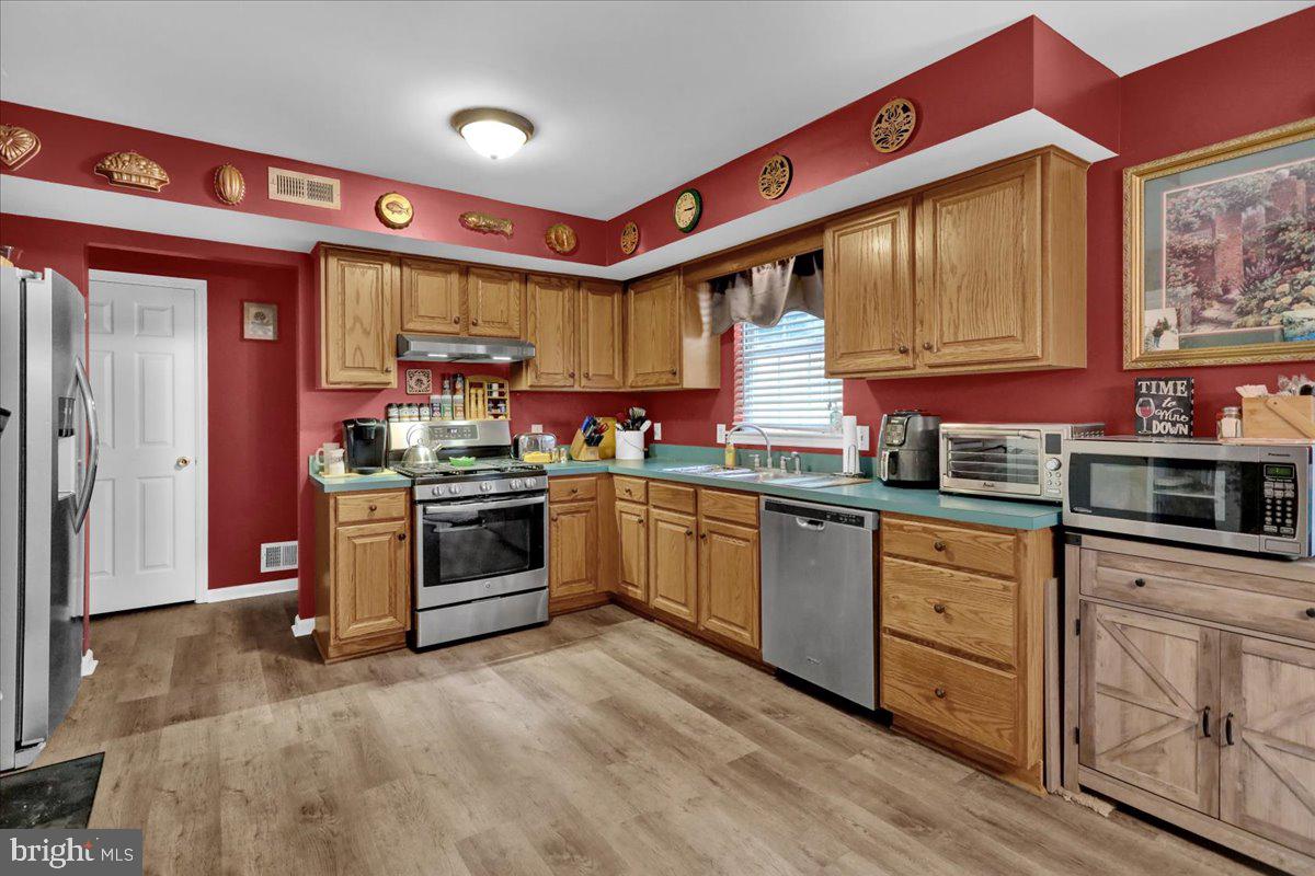 238 Bainbridge Circle Reading, PA 19608 - Photo 9 of 30