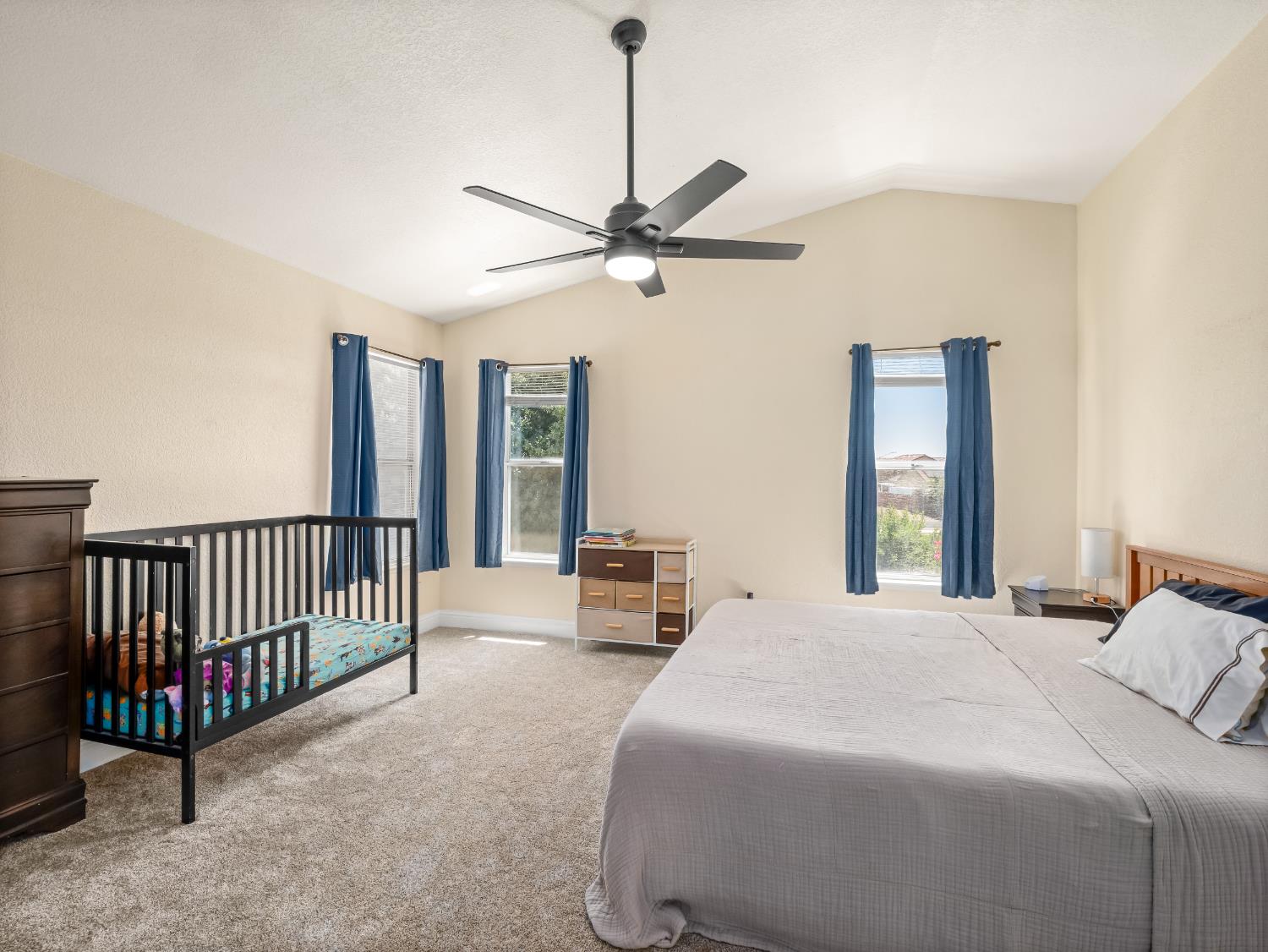 49 Carolina Avenue Clovis, CA 93611 - Photo 16 of 38