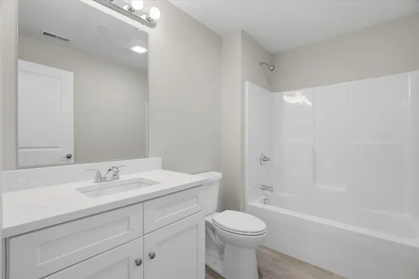 $2,400 | 204 Central Street, Unit G, Avon, MA 02322