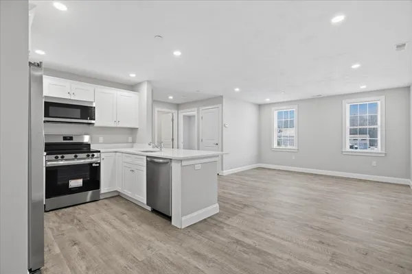 $2,400 | 204 Central Street, Unit G, Avon, MA 02322