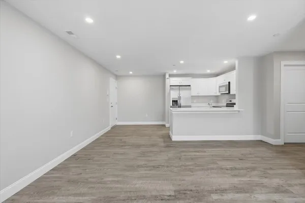 $2,400 | 204 Central Street, Unit G, Avon, MA 02322