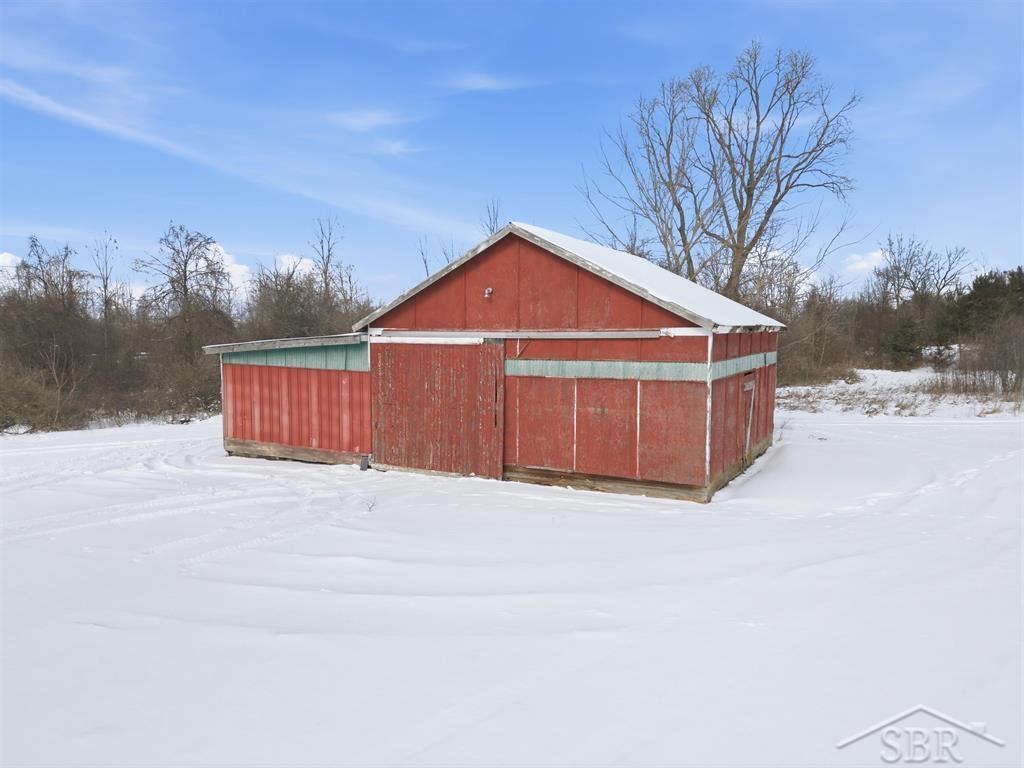 10138 Scott Road Freeland, MI 48623 - Photo 5 of 36 50198333-a39ff753-eb0a-42b3-8a0d-64c48a2d6ee7.JPG