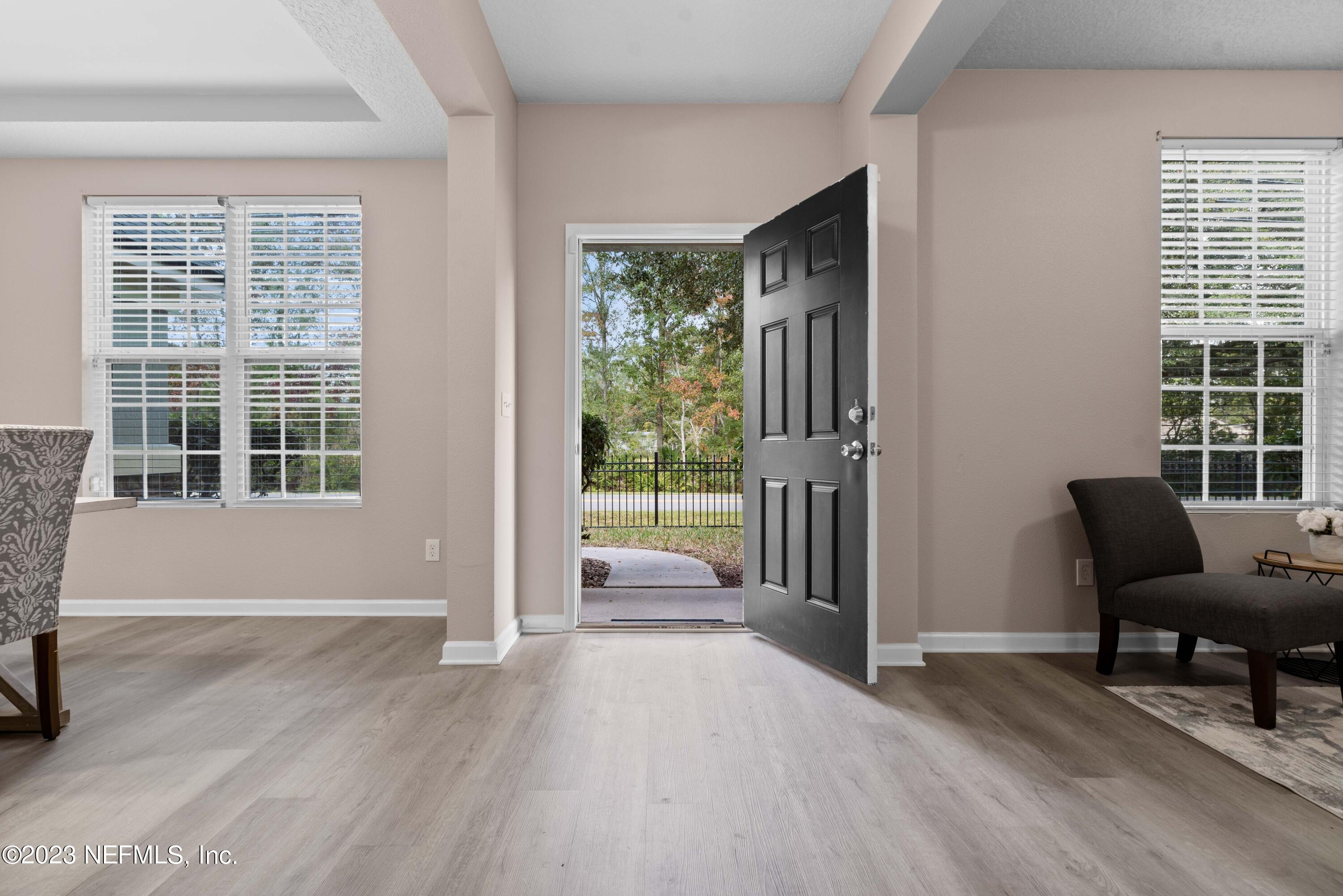 10124 Sandler Road Jacksonville, FL 32222 - Photo 2 of 29 Front Entrance Area