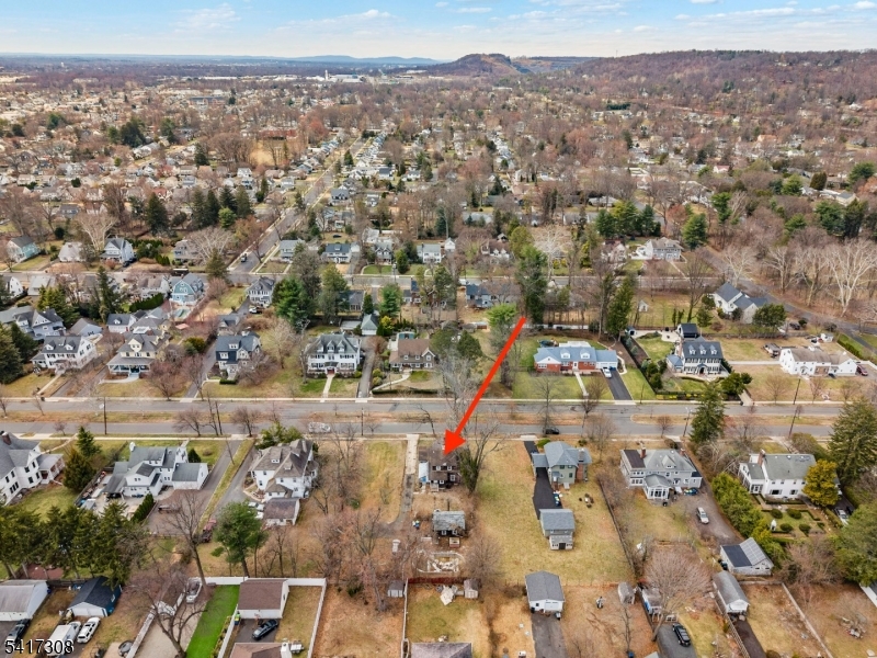 610 Watchung Road Bound Brook, NJ 08805 - Photo 42 of 45 an aerial view of residential building and car parked