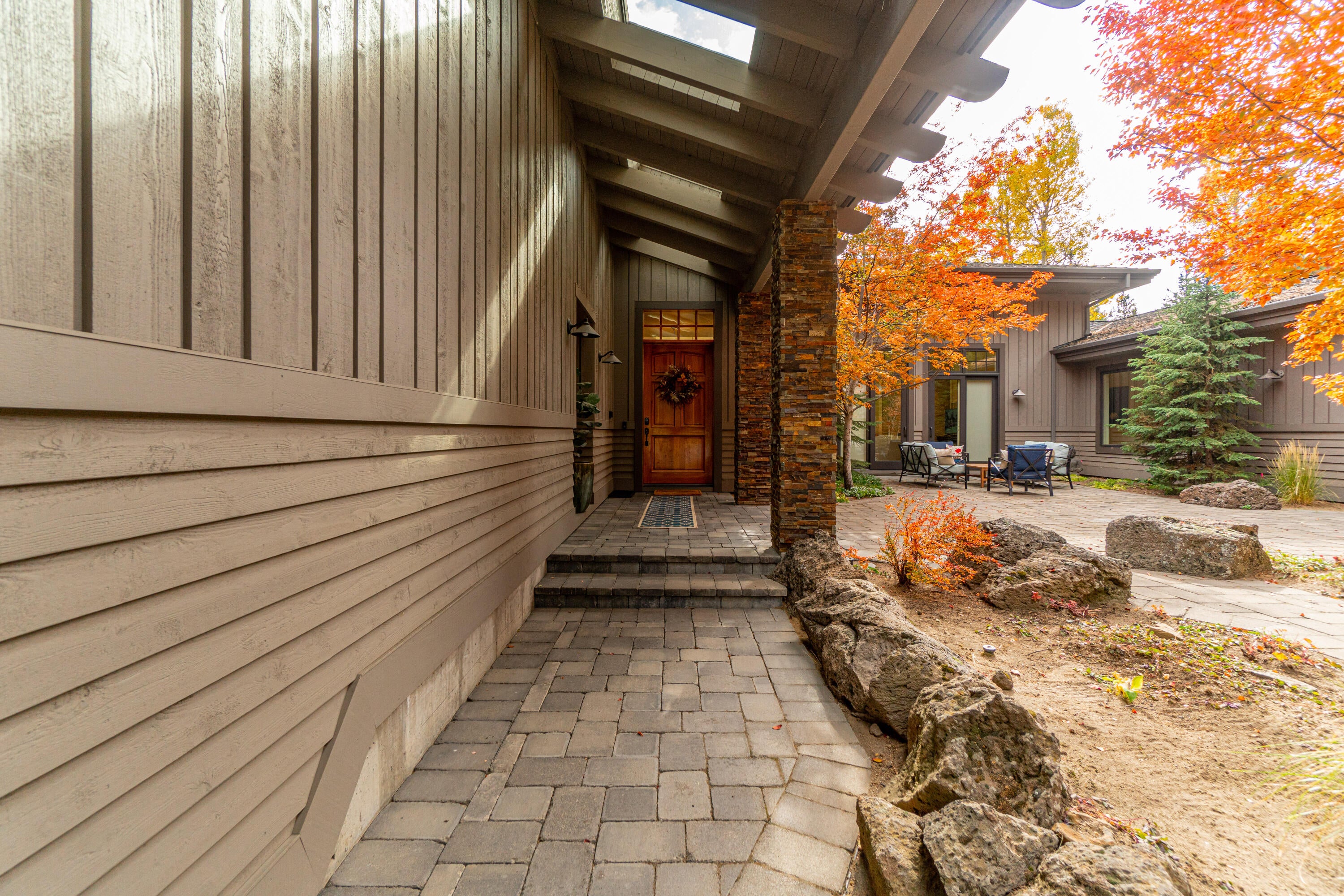 56854 Besson Road Bend, OR 97707 - Photo 6 of 35 Entry with courtyard