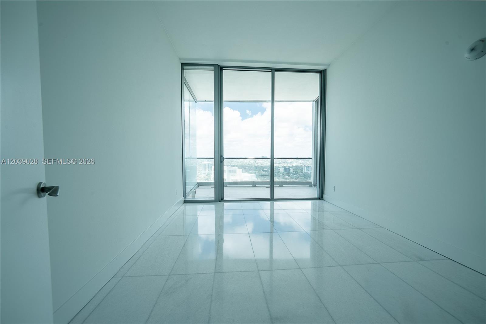 175 Southeast 25th Road, Unit 2704 Miami, FL 33129 - Photo 23 of 26