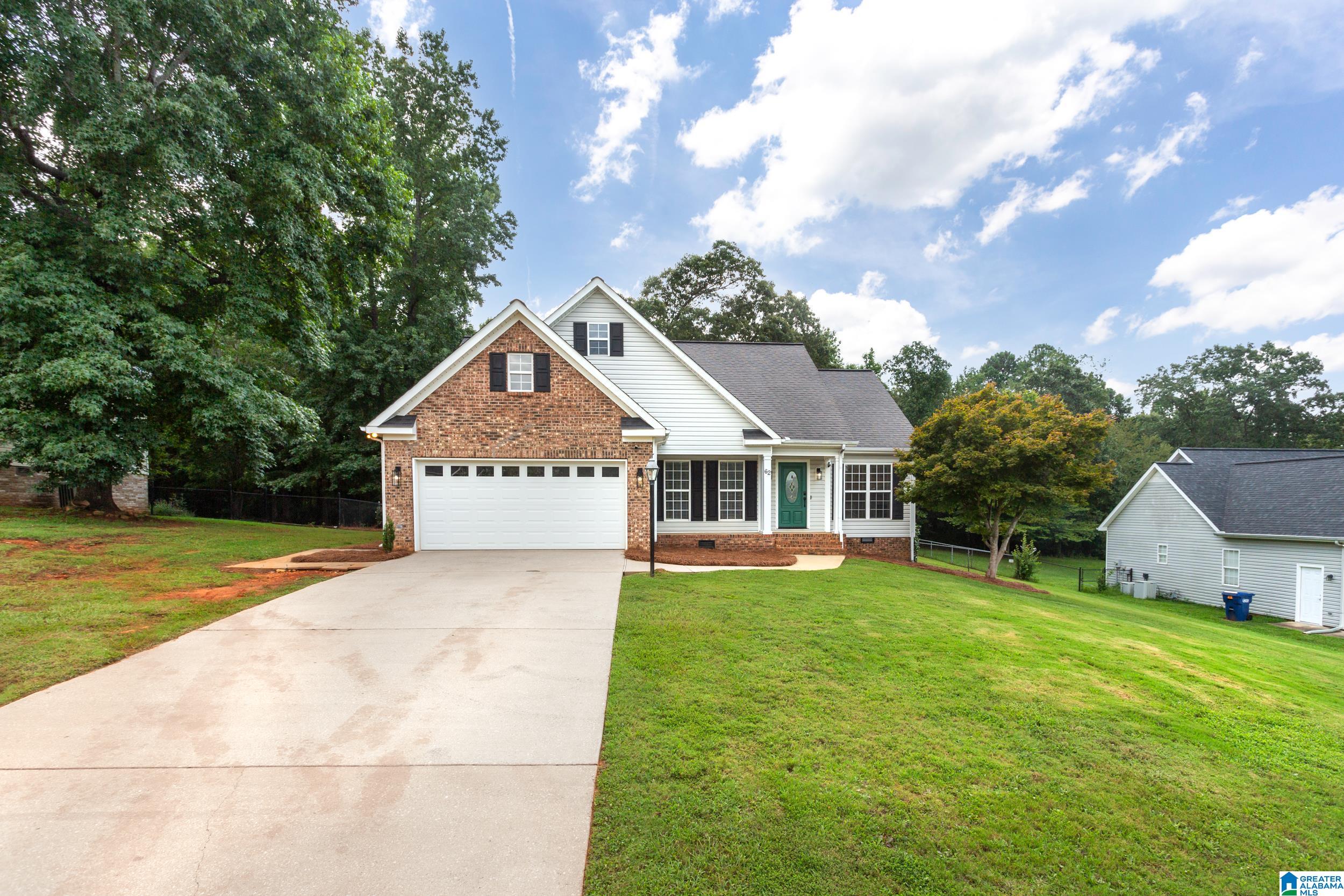 62 Deer Path Anniston, AL 36207 - Photo 2 of 35