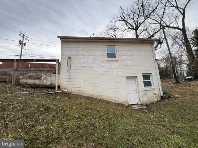 $350,000 | 1226 Easy Street, Woodbridge, VA 22191