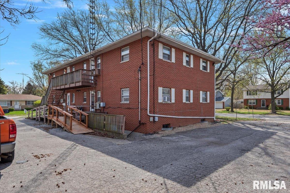 2301 West Lawrence Avenue Springfield, IL 62704 - Photo 4 of 6