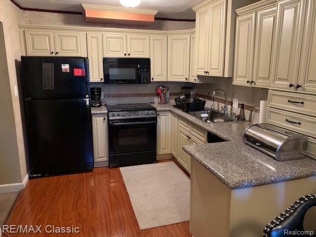 166 Ladd Road, Unit 15 Walled Lake, MI 48390 - Photo 5 of 11