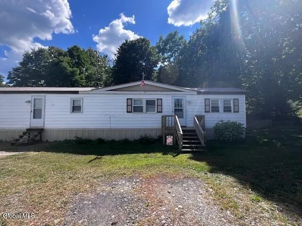 $209,000 | 2392 Highway 67, Pittstown, NY 12094