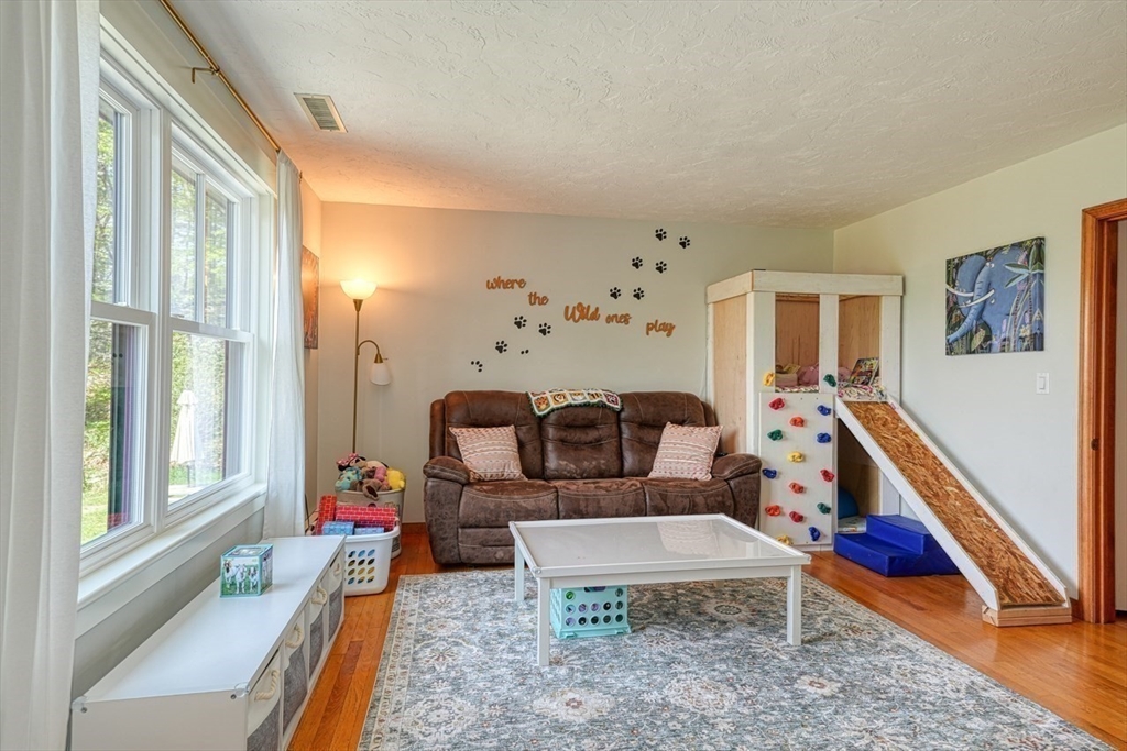 161 Randall Road Berlin, MA 01503 - Photo 12 of 40