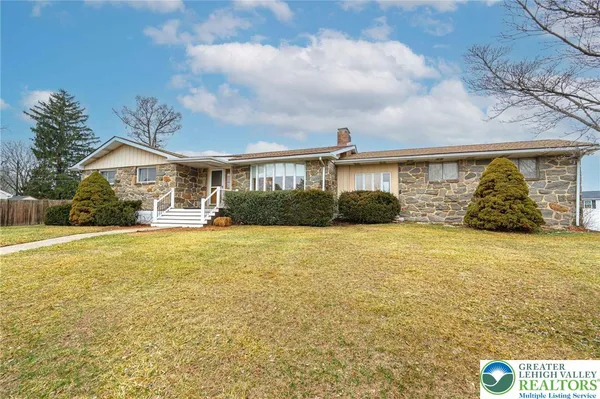 $2,950 | 3442 Hickory Circle, Allentown, PA 18103