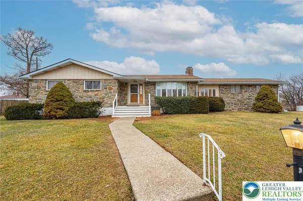 $2,950 | 3442 Hickory Circle, Allentown, PA 18103