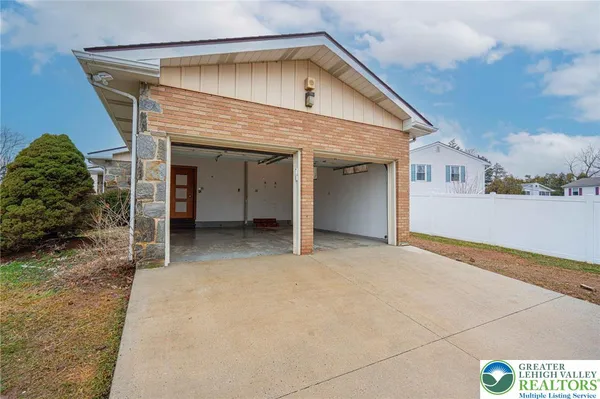 $2,950 | 3442 Hickory Circle, Allentown, PA 18103