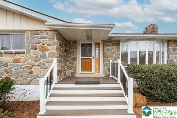 $2,950 | 3442 Hickory Circle, Allentown, PA 18103