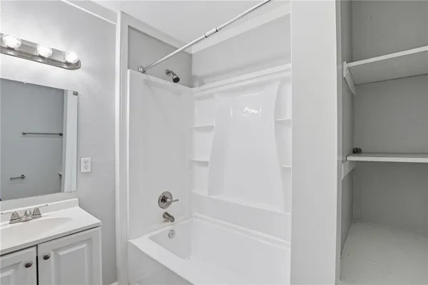 $243,900 | 13301 7 Street, Grandview, MO 64030